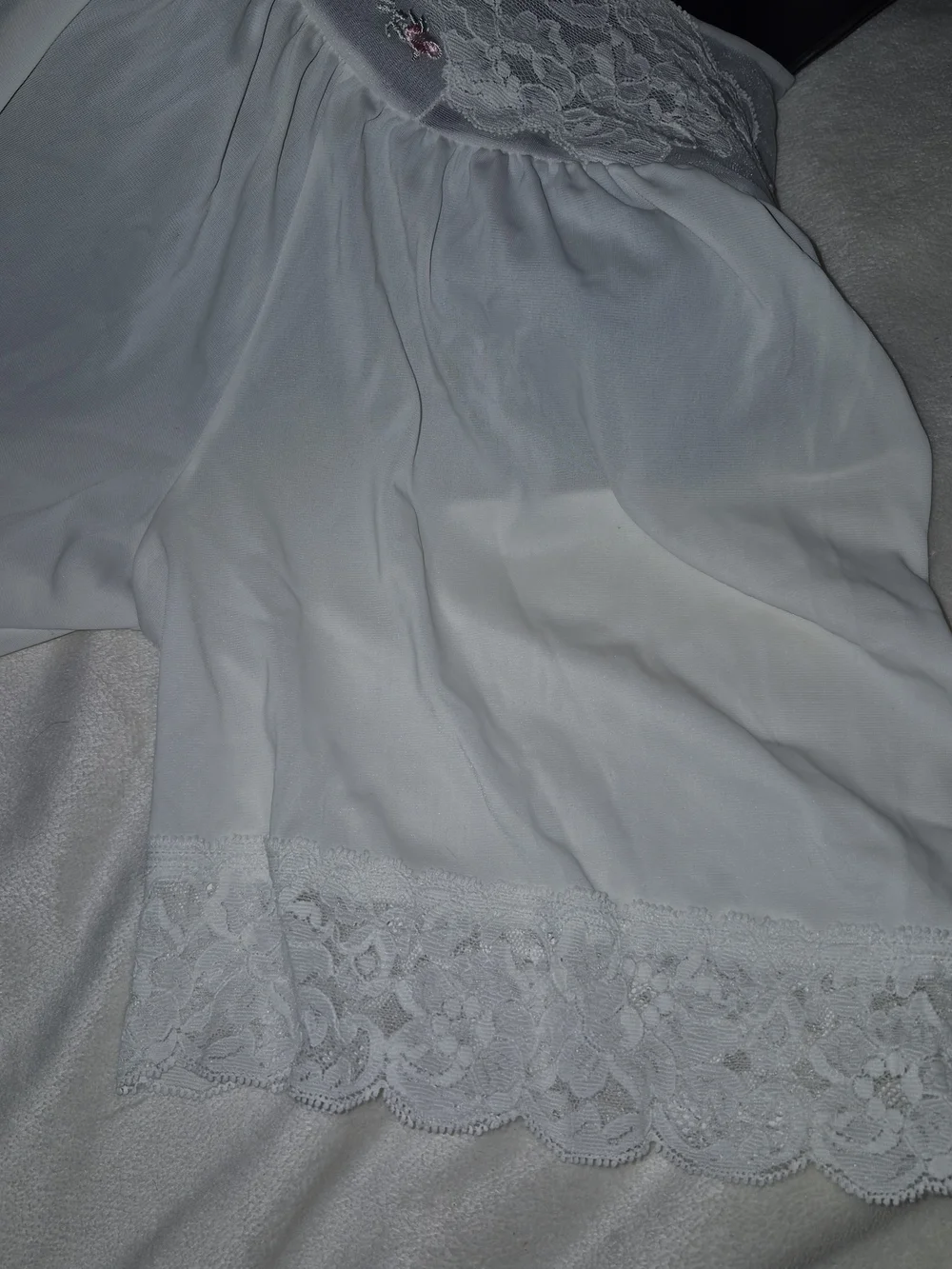 Vintage Shadow Line Medium White Lace-Trim Embroiderd Flowers Nightgown - Picture 5 of 11